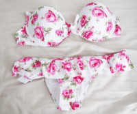 Bikini blanco y rosa